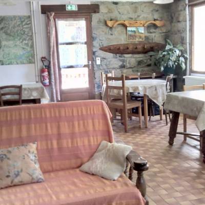 gite chamois dining.jpg